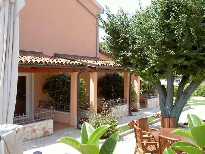 Apartments Kori Funtana 0*,  Kroatien