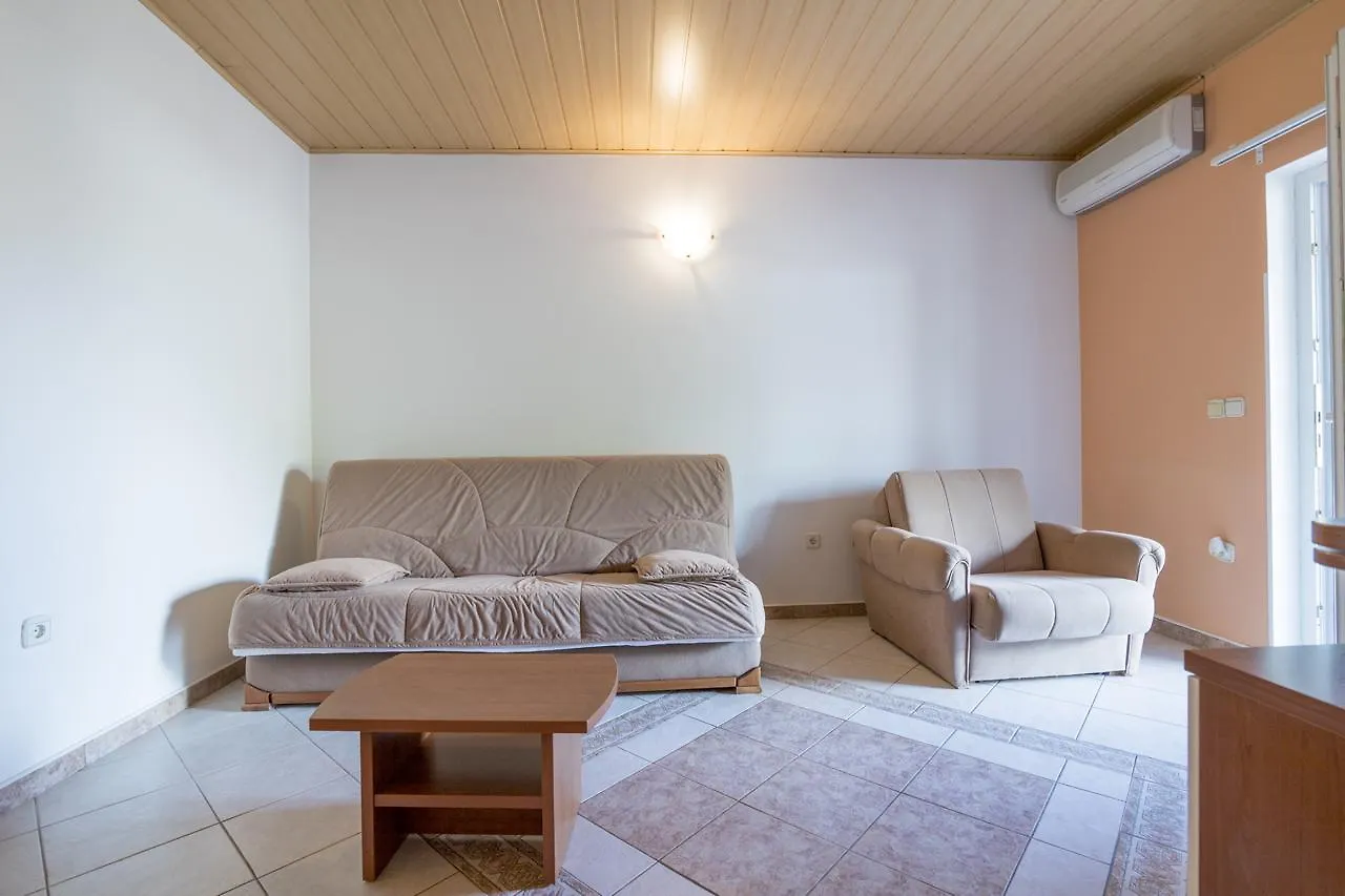 Apartments Kori Funtana